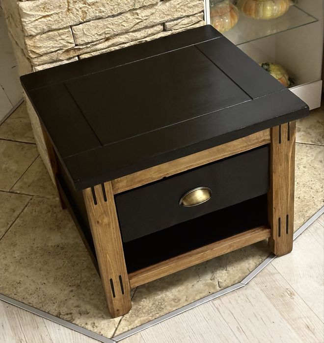 Реновирано ретро нощно шкафче от дърво