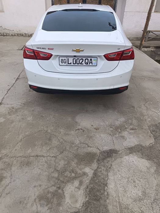 Malibu  turbo sotiladi