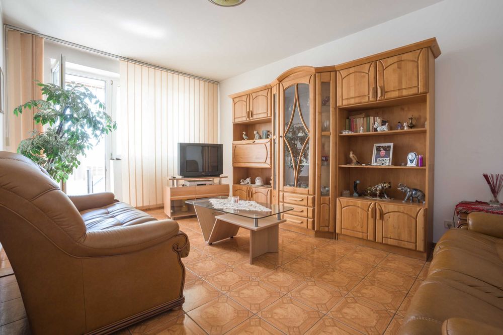 Apartament 3 camere 72 mp, foarte aproape de Calea Rahovei (intersectie Sos. Alexandriei cu Margeanului) – bloc reabilitat – direct proprietar