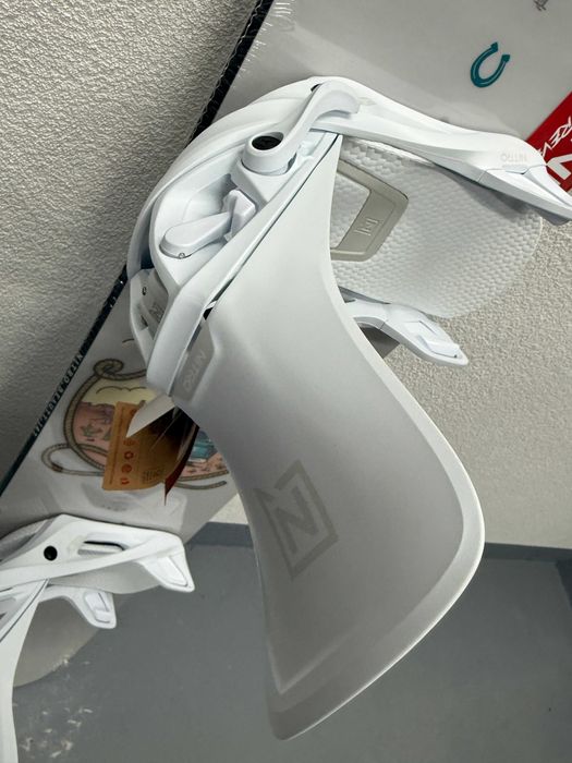 placa noua snowboard nitro beauty L147cm