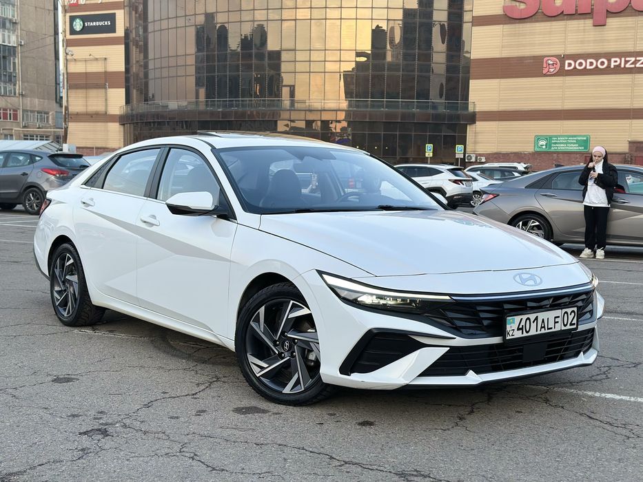 Hyundai Elantra 2024