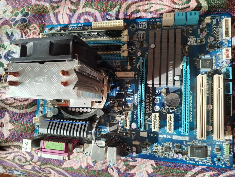 Материнская плата