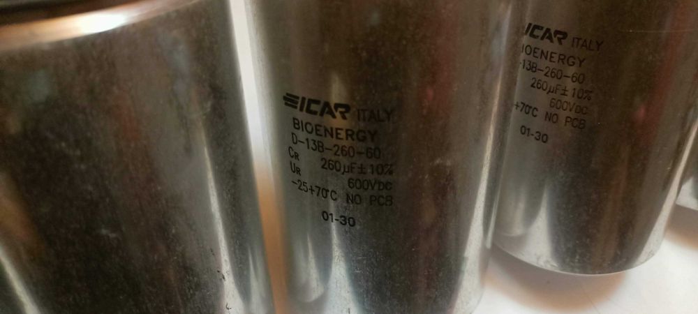 condensatori  industriali  350v/6000micro si 600v/260micro