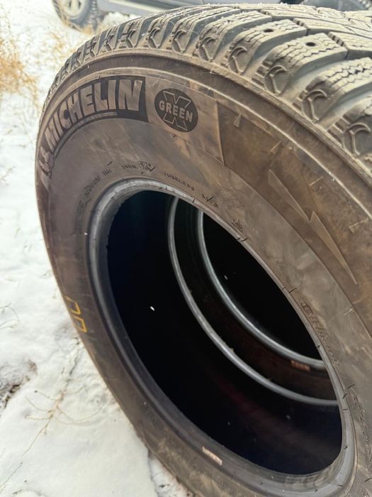 Продается комплект резины фирмы Michelin