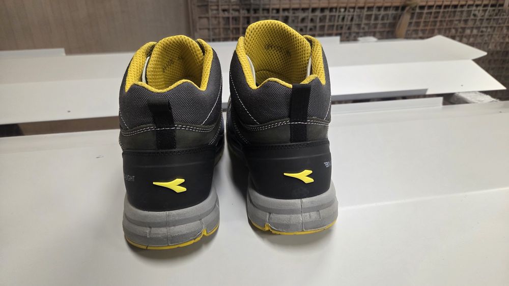 работни обувки Diadora