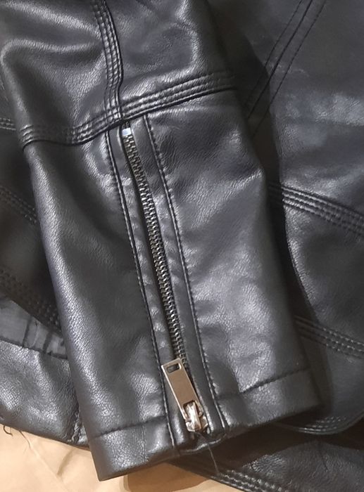 Кожанная курточка р S