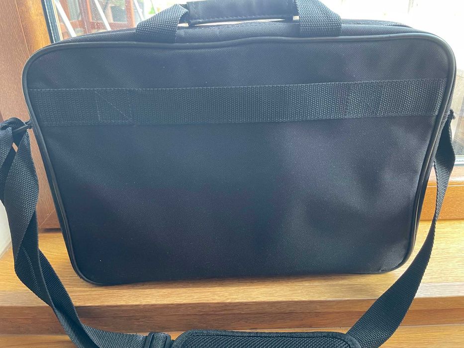 Чанта за лаптоп HP черна, чанта за компютър подарък мишка