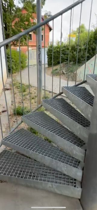 Scară metalică spiralată zincată – 8 m