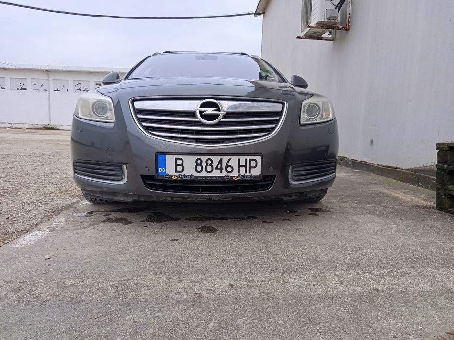 Продавам OPEL Insignia