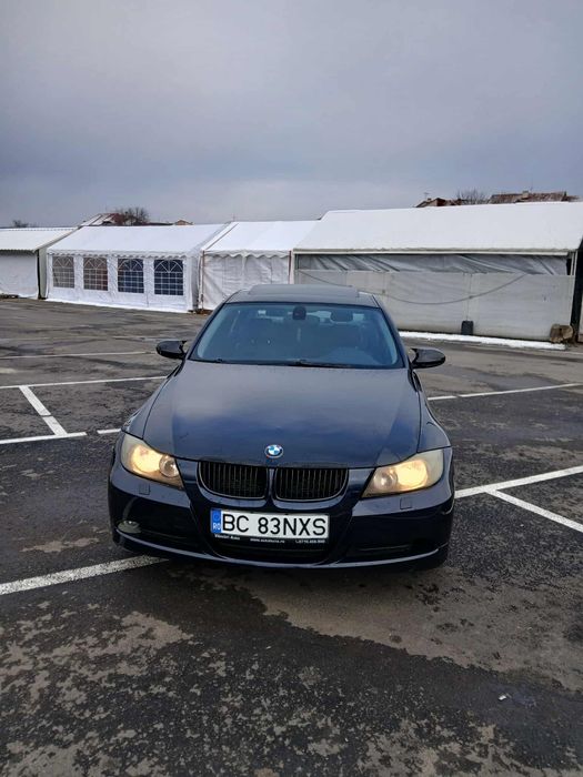 Vând bmw e 90  320i.