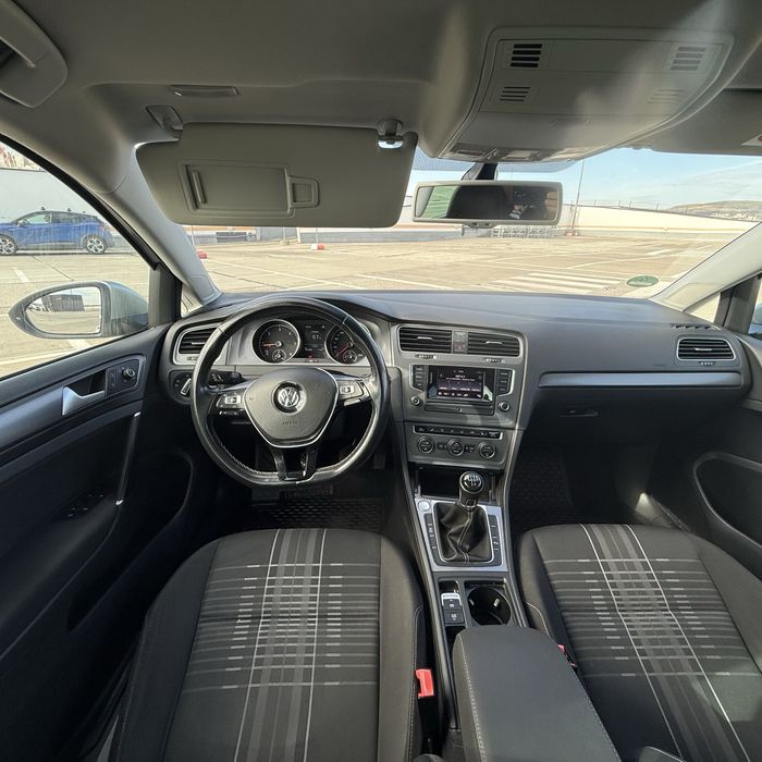 VW Golf Lounge Motor 1.6 TDI 110 CP