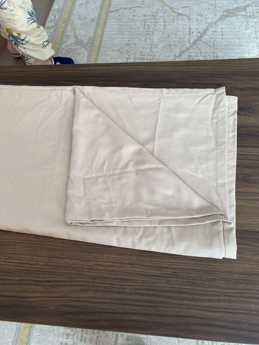 Скатерть б/у на квадратные столы