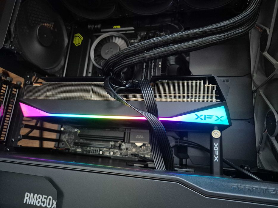 Placa video XFX Mercury AMD Radeon RX 9070XT OC Gaming Edition RGB