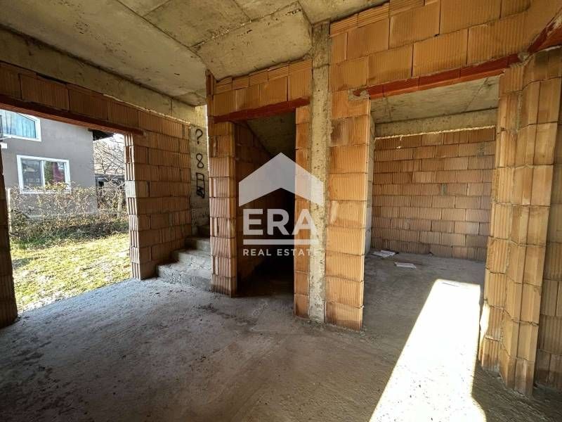 Двуетажна новострояща се къща за продажба, в м-т Манастирски рид, Варн