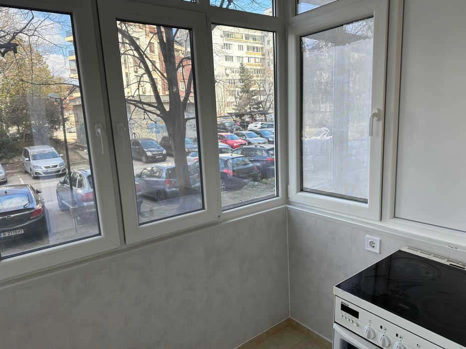 Дава се под наем Тристаен апартамент в Варна, Цветен квартал - 77 кв.м за 459 € - Снимка #4