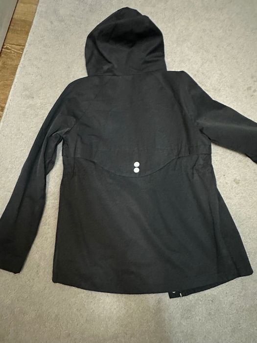 Ветровка женская