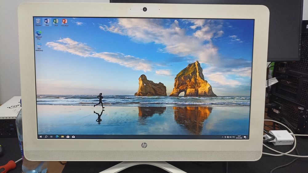 Моноблок HP 22-b006ur (22" Full HD / AMD A6 / 128 ГБ SSD)