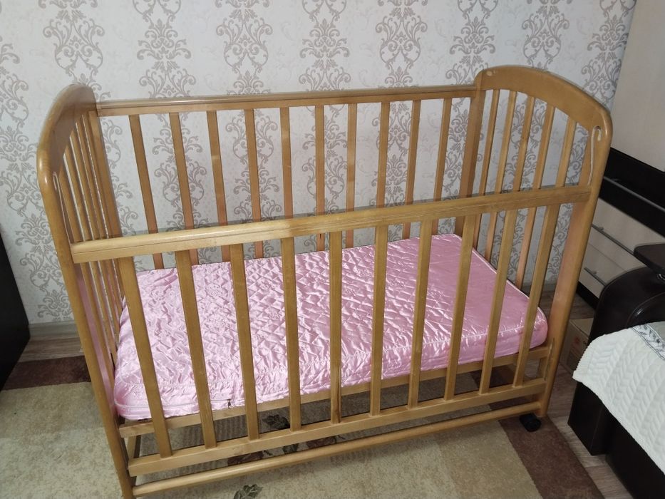Детская кроватка