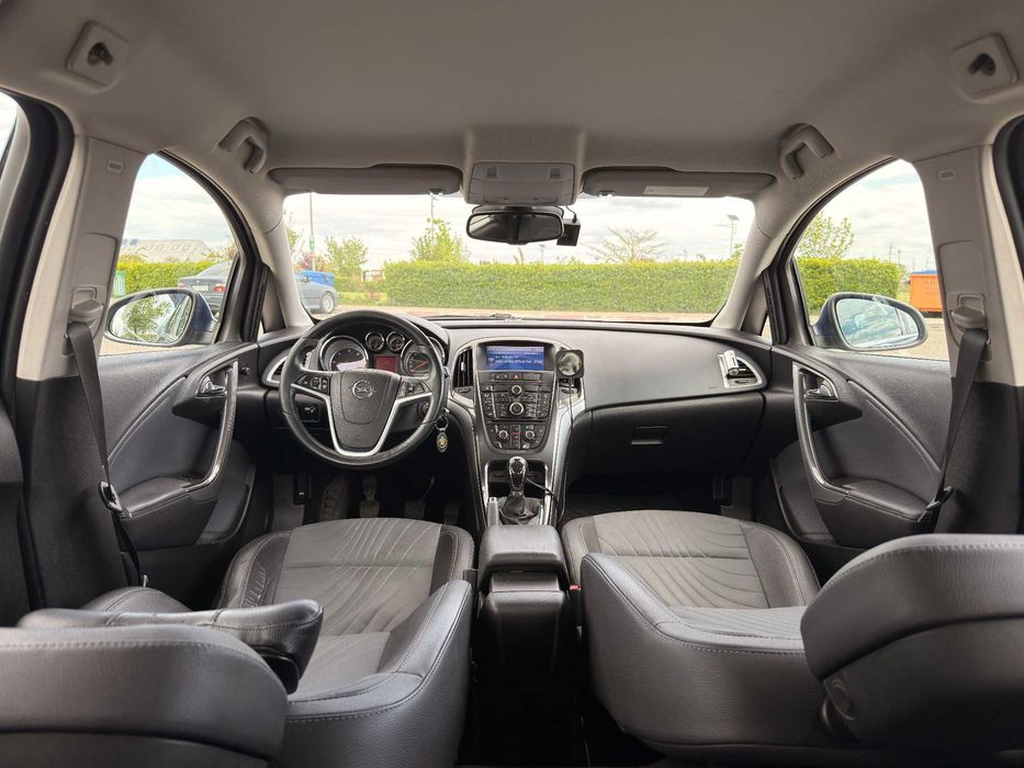 Opel Astra J Sports Tourer