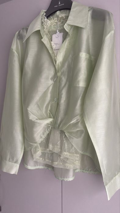 Риза с дантела от две части