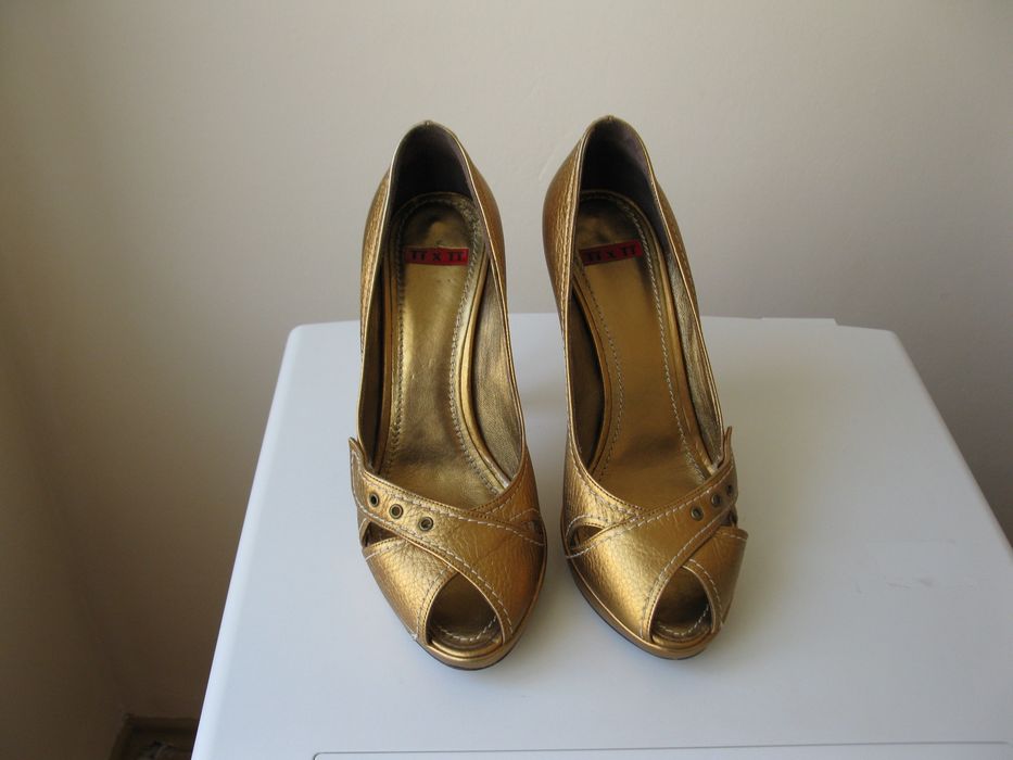 Женская обувь 37 размера