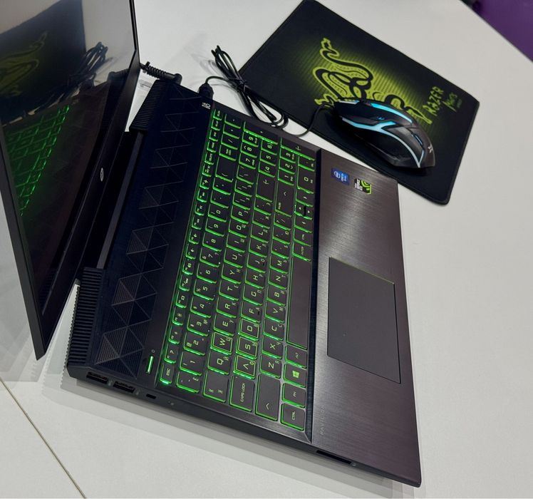 Мощный Игровой HP / Core i5 / SSD+HDD/ Ноутбук в Идеале