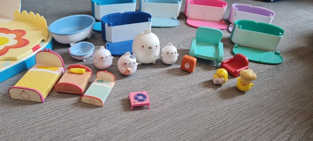 Căsuța  familia Molang jucării figurine