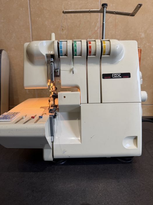 Masina de festonat  Overlock FOX, 4 fire Germania