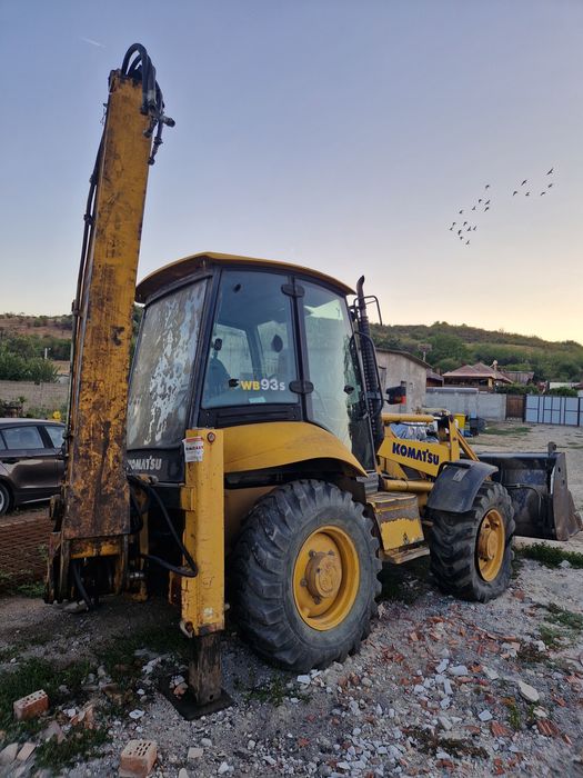 Dezmembrez buldoexcavator Komatsu  WB93S-5