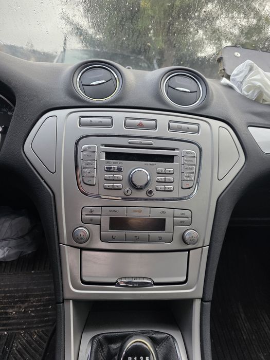 Конзола за Ford Mondeo 2011 година