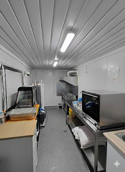 Inchiriez/vând  rulota comerciala-food truck an 2024