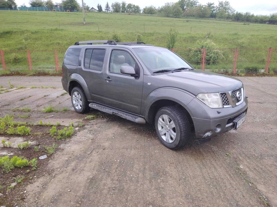 Vând  Nissan Pathfinder
