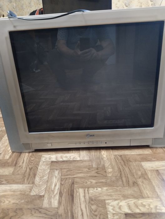 Продам телевизор диоганаль 70см.