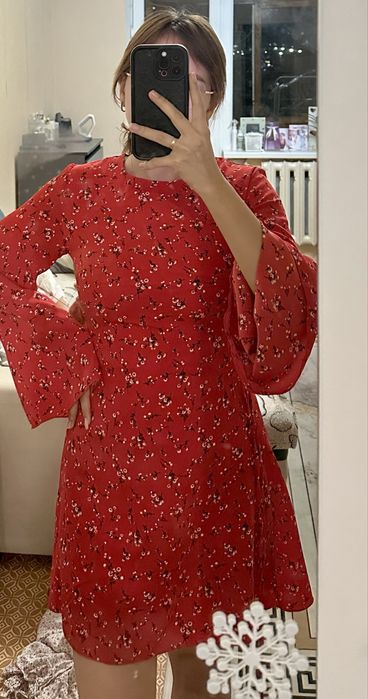 Женское платье..