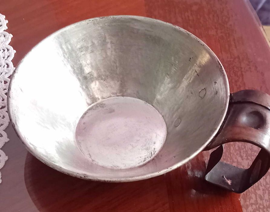 Медна съдинка-свещник