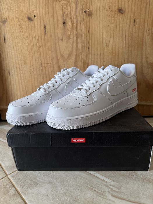 Nike Air Force 1 x Supreme White