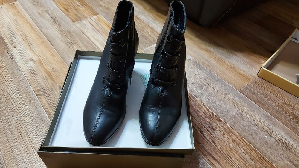 Осенние ботиночки 40 размер