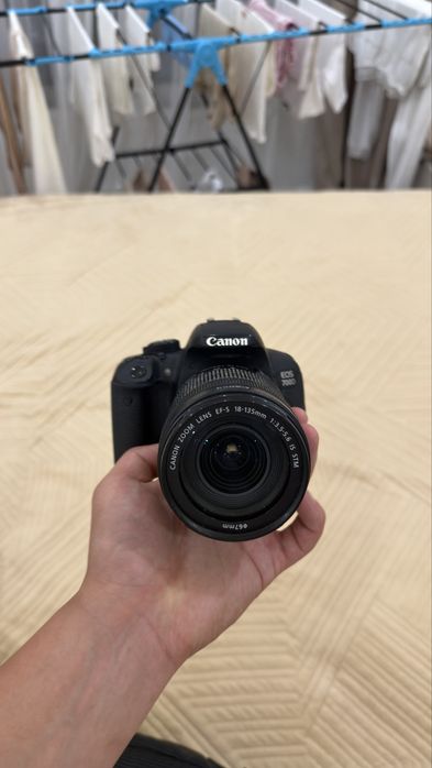 Фотоаппарат Canon EOS 700D
