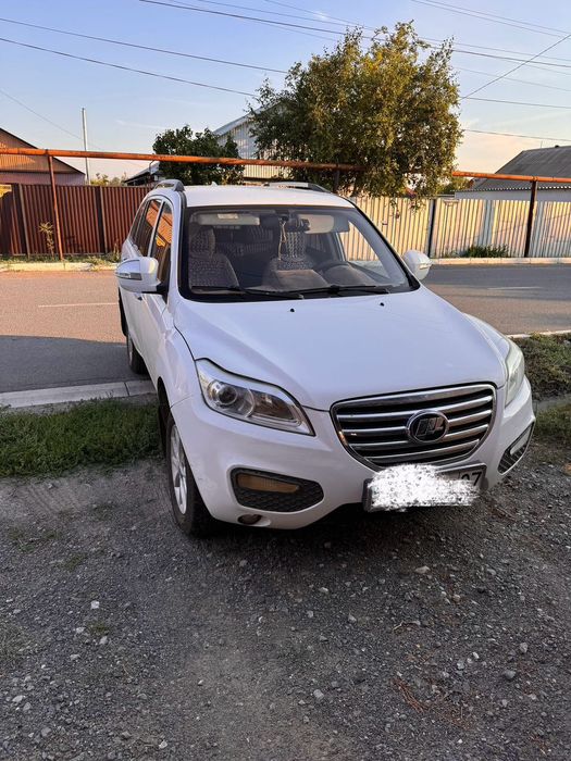 Продам машину Lifan X60