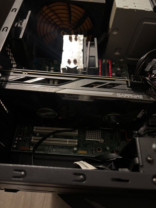 Calculator pc gaming cu monitor