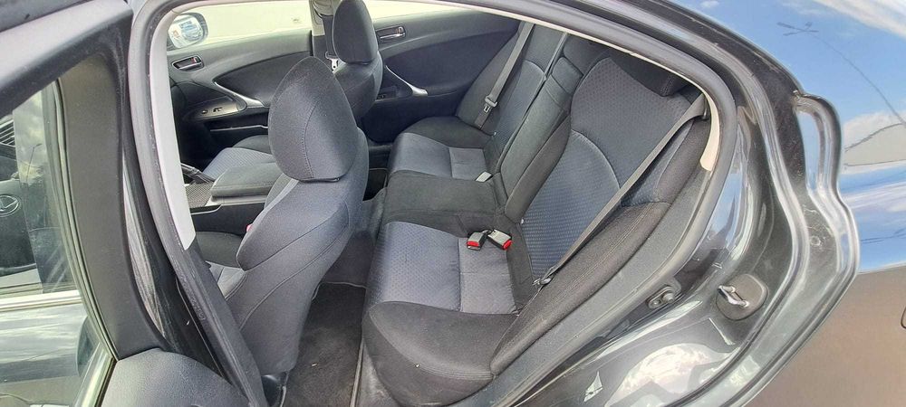 Vand Lexus IS 220 d 177cp