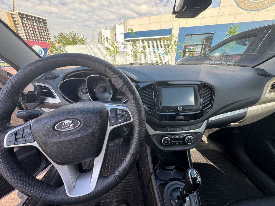 Lada Vesta Cross 1.8L 2019г