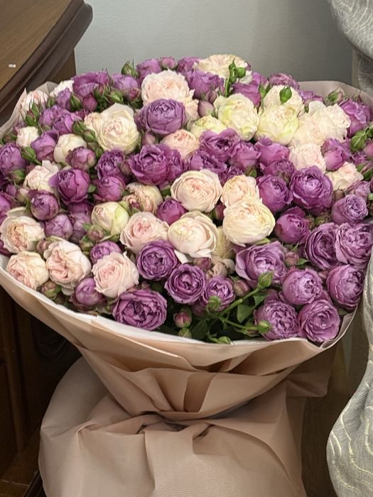 Цветы розы очен свежый