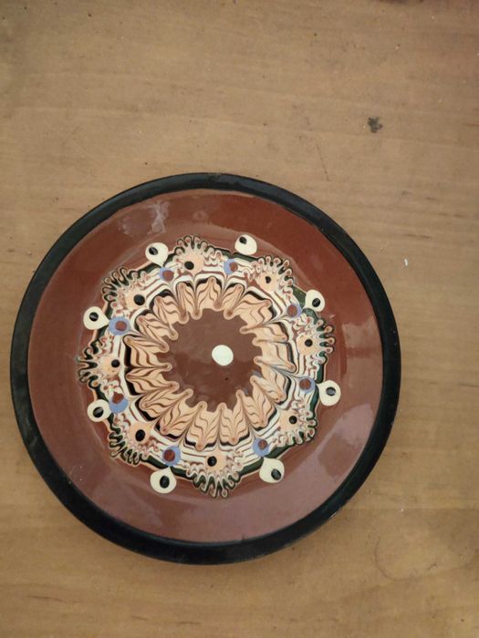 6 броя гювечета и декоративни чинии