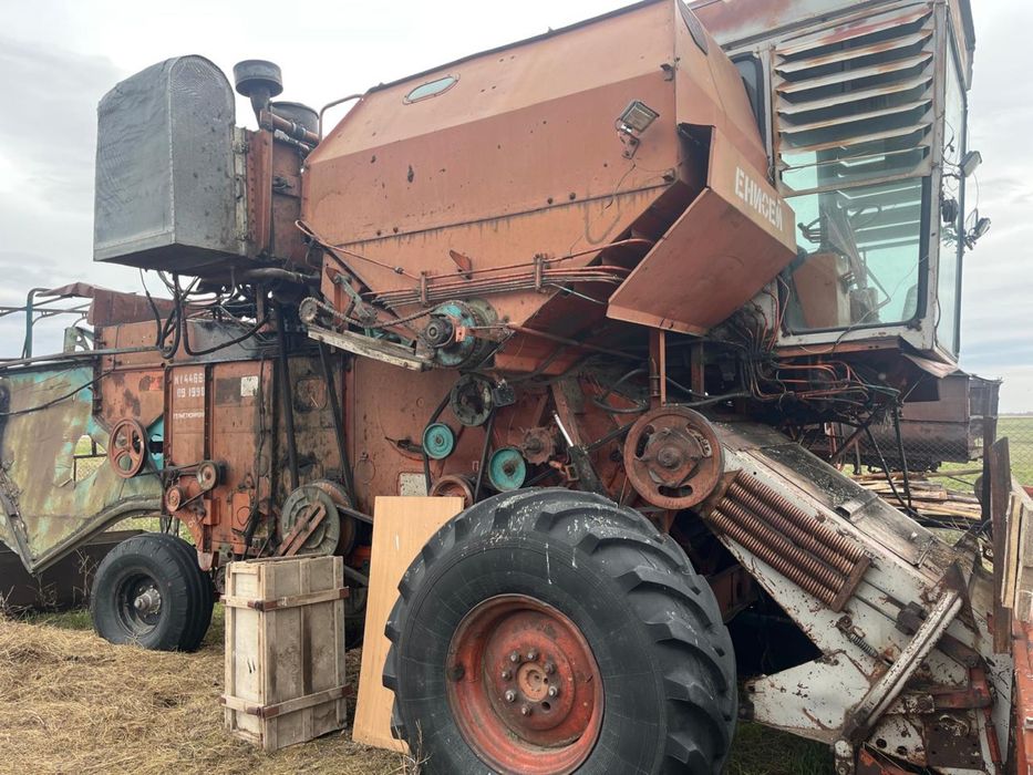 Продам комбайн на ходу