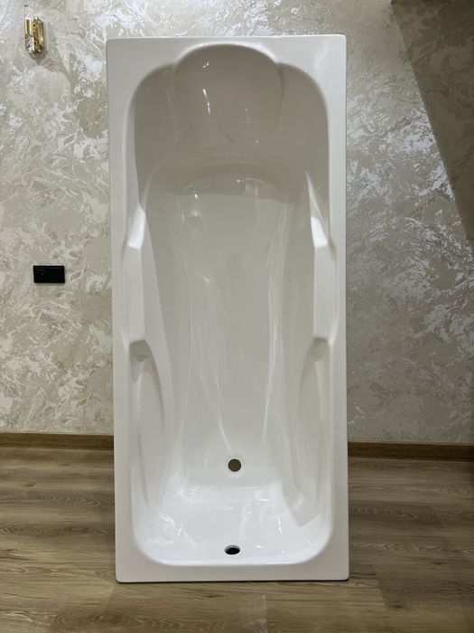 Ванна акриловая