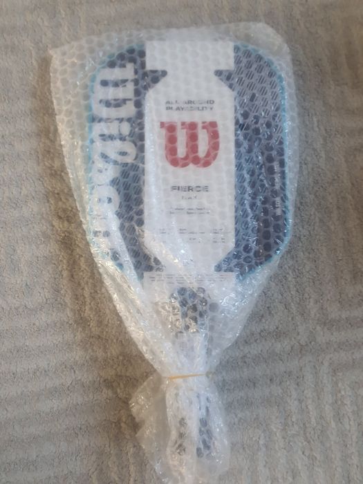 Продавам  ракета за Пикълбол Wilson Fierce Max 13