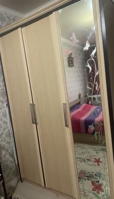 Шифоньер  трехдверный