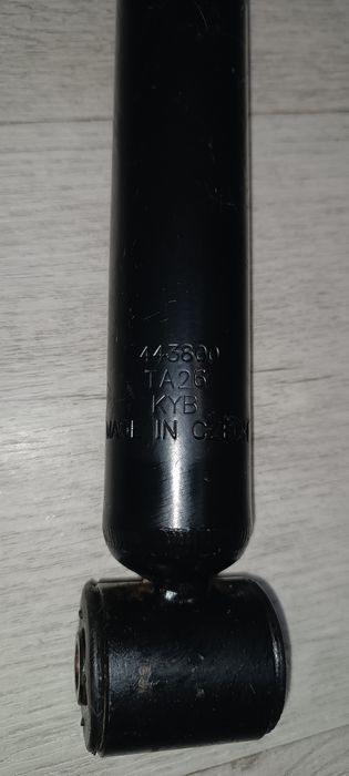 Амортизаторы задние венто,гольф3