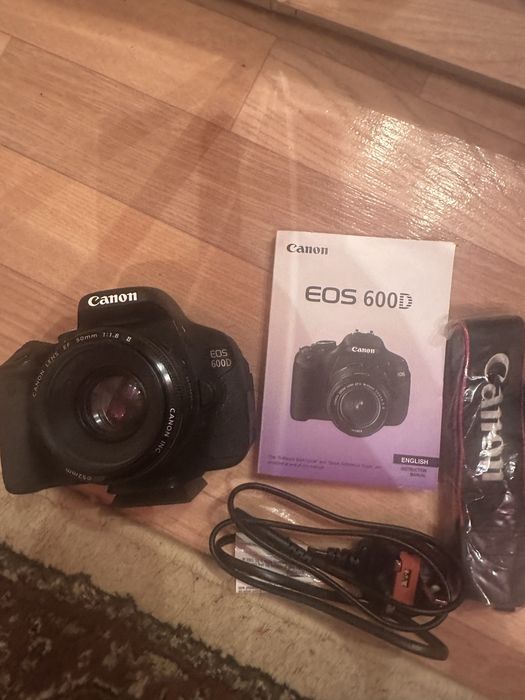Продам Canon EOS 600D Фотоаппарат